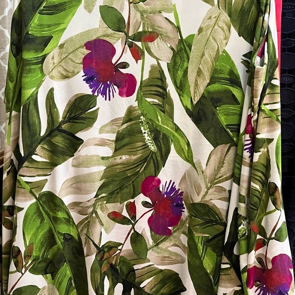 Sleeveless V-Neck Tiered Dress - Picture 2 of 6